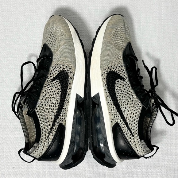 Nike Air Max Flyknit Racer Sneakers Womens Size 7.5 Sesame Black/Ocean Cube EUC - Picture 12 of 14
